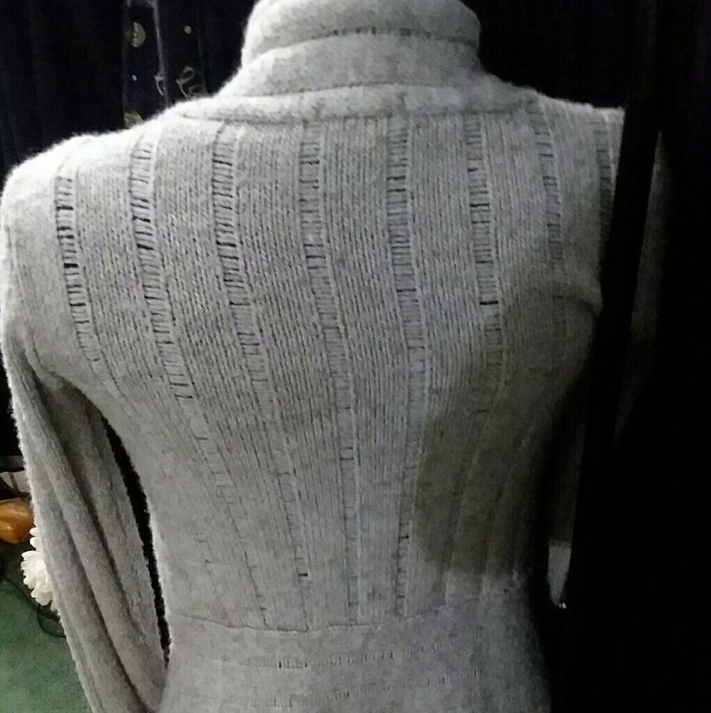 💚Sweater 💚 - Picture 3 of 4
